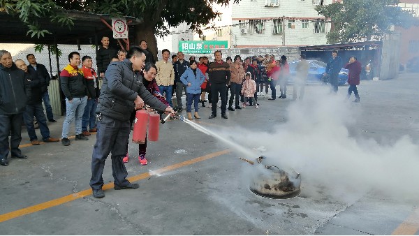 廣一塑2021年消防演習(xí)和安全知識(shí)培訓(xùn)